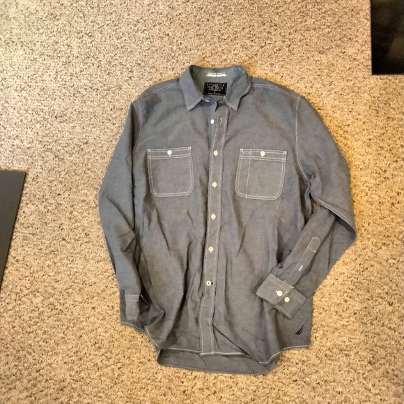 Nautica shirt - Picture 2 of 3